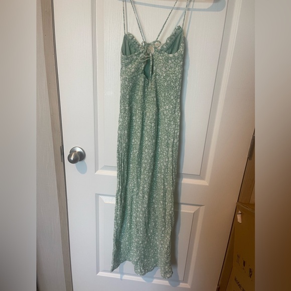 Love Tree Women’s Size Small Green Floral Maxi Dress. - Picture 2 of 2